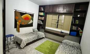 Imagem 5: 3 dormitórios, 1 suítes, 2 banheiro, 1 vaga na garagem, 130M² de Área Construída