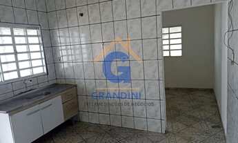 Imagem: 3 dormitórios, 1 banheiros, 3 vagas na