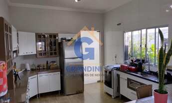 Imagem 4: 3 dormitórios, 2 suíte, 3 banheiro, 5 vagas na garagem, 350M² de Área Construída