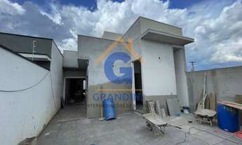 Imagem 3: 3 dormitórios, 2 banheiro, 2 vagas na garagem, 193M² de Área Construída