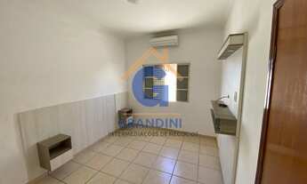 Imagem 7: 3 dormitórios, 1 suítes, 2 banheiro, 200M² de Área Construída