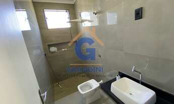 Imagem 3: 3 dormitórios, 1 suítes, 2 banheiro, 202M² de Área Construída