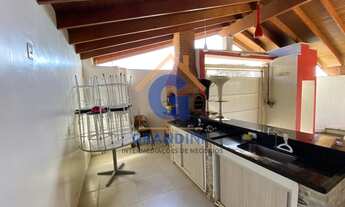 Imagem 2: 3 dormitórios, 1 suítes, 2 banheiro, 200M² de Área Construída