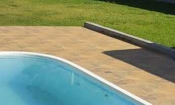 Imagem 2: Linda chácara com 02 dormitórios/Suíte, 2 banheiros e área de lazer com piscina