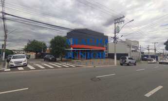 Imagem: Maravilhoso salão de esquina em importante