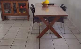 Imagem 2: Casa Residencial com Área de Lazer e Piscina