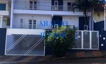 Imagem: Sobrado com edícula, piscina e churrasqueira