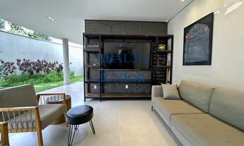 Imagem 2: Casa de luxo em condomínio: 5 quartos, 4 suítes, 3 salas, 6 banheiros, 4 vagas na garagem