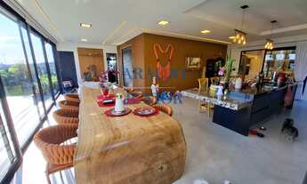 Imagem: Luxuosa Casa em Condomínio à Venda em