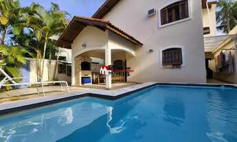 Imagem: Sobrado com piscina vista para o mar