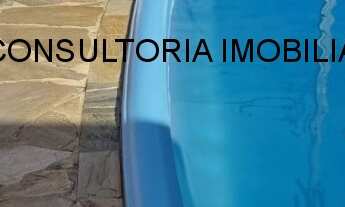 Imagem 3: Vede-se casa com 2 piscinas