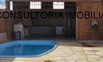 Imagem: Vede-se casa com 2 piscinas