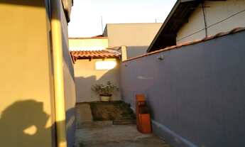 Imagem 2: Casa p/ LOCAÇÃO no bairro Jundiaí Mirim 3 dorms, lavanderia c/ quintal. 3 vgs de garagem!