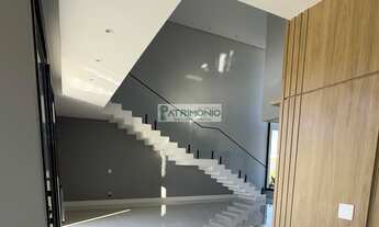 Imagem 6: Residência de luxo em condomínio com 3 suítes e 4 vagas em Tamboré Jaguariúna-SP: um sonho