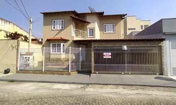 Imagem: 5 dormitórios, 1 suítes, 2 vagas na garagem