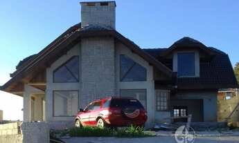 Imagem 2: CASA À VENDA NO CONDOMÍNIO FLORESTAL CLUBE, EM CAMPOS DO JORDÃO - A/C 460 m² em terreno de