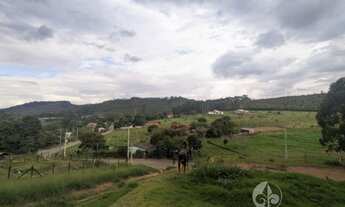 Imagem 3: BELÍSSIMA CASA TÉRREA PARA LOCAÇÃO NO TIJUCO PRETO EM JUNDIAÍ - A/C 172 m², no alto da mon