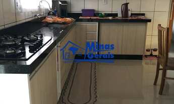 Imagem 6: Casa à venda com 3 dormitórios, cozinha planejada, sala com móveis planejados e área gourm