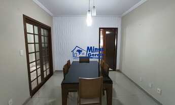 Imagem: Casa com Edícula à Venda - 2 Quartos