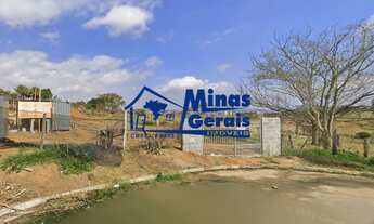 Imagem: Terreno Inteiro e Plano com 840 m² no Bairro