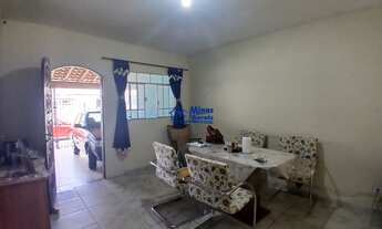 Imagem 3: Casa com Salão Comercial à Venda - Ótima Localização e 3 Vagas Cobertas