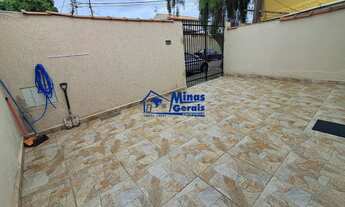 Imagem 2: Casa com edícula e 3 vagas - ideal para morar ou investir!