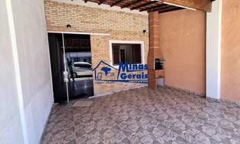 Imagem 3: Casa à Venda no Bosque dos Eucaliptos - 2 Dorms, Suíte nos Fundos e 2 Vagas!