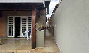 Imagem 4: CASA TERREA Casa com 3 dormitórios