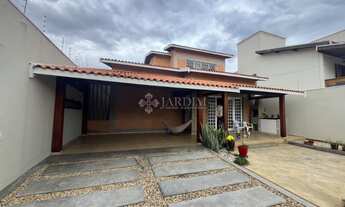 Imagem 2: CASA TERREA Casa com 3 dormitórios