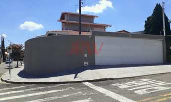 Imagem 1: Casa com 4 quartos sendo 03 com suíte e 5 banheiros à venda, com uma área de 380 m², por a