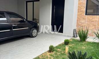 Imagem: Casa com 2 amplos dormitórios no bairro