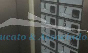 Imagem 3: Apartamento tipo Kitão na Vila Caiçara em Praia Grande SP 01 dormitório, sala com sacada