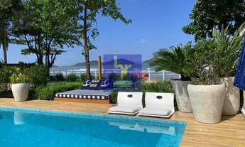 Imagem 2: Casa de Luxo em Condomínio Pé na Areia em Juquehy - 4 Quartos, 4 Suítes, 6 Banheiros e 220