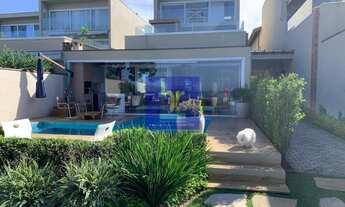 Imagem: Casa de Luxo em Condomínio Pé na Areia