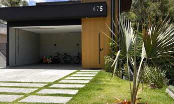 Imagem: CASA À VENDA COM 4 DORMITÓRIOS SENDO 1