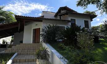 Imagem: CASA À VENDA COM 3 QUARTOS - CONDOMÍNIO