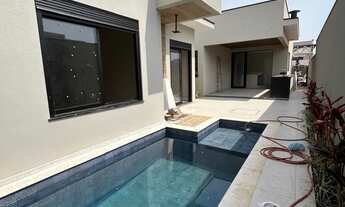 Imagem: CASA À VENDA COM 3 SUÍTES - CONDOMÍNIO