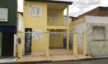 Imagem: SOBRADO ACONCHEGANTE de uma energia vibrante