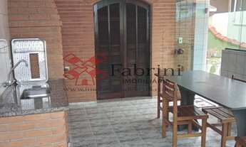 Imagem: 4 dormitórios, 2 suíte, 2 vagas na garagem