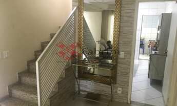 Imagem: 3 dormitórios, 2 banheiro, 2 vagas na garagem