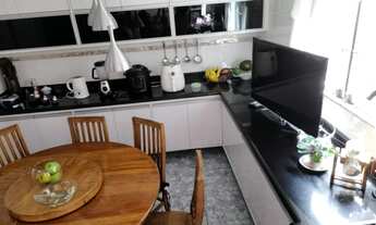 Imagem 6: Sobrado à Venda no Parque dos Pássaros ? 4 Dorms, Quintal e Área Gourmet ? São Bernardo do