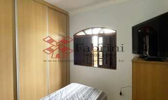 Imagem 2: 3 dormitórios, 2 suíte, 3 banheiro, 2 vagas na garagem, 204M² de Área Construída