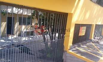 Imagem: Casa com Amplo Terreno à Venda no Bairro