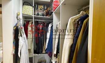 Imagem 6: 3 dormitórios, 3 suíte, 5 banheiro, 4 vagas na garagem, 223M² de Área Construída