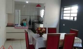 Imagem: 3 dormitórios, 1 suítes, 3 banheiro, 2