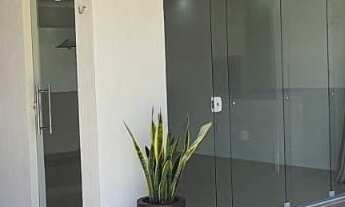 Imagem 3: Casa conservada em Nova Parnamirim, com piso em porcelanato