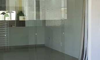 Imagem 4: Casa conservada em Nova Parnamirim, com piso em porcelanato