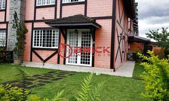 Imagem: Casa com 4 suítes em condomínio no Alto