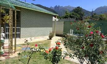 Imagem: Casa linear com 3 quartos sendo 2 suítes