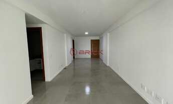 Imagem 3: Apartamento com varanda de 2 quartos sendo 1 suíte no Alto, Teresópolis/RJ